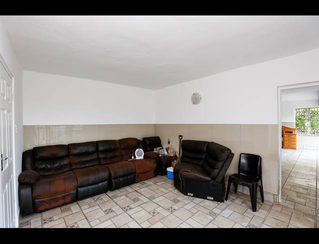 4 BEDROOM HOUSE FOR SALE IN NEWLANDS WEST